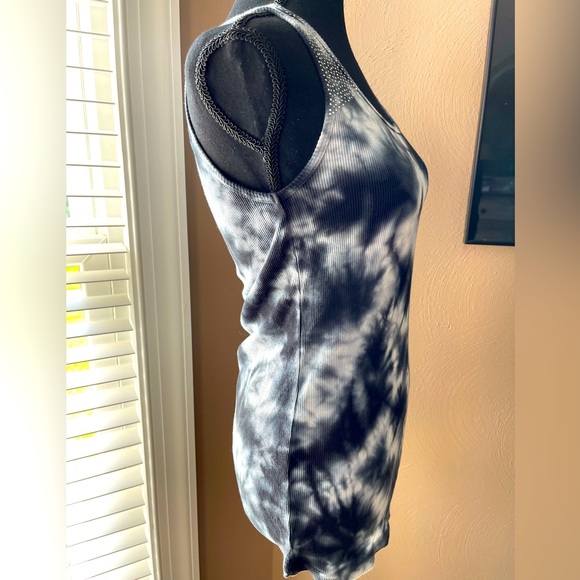 Calvin Klein Women’s Tie Dye Tank Top in Navy White. - Picture 2 of 6